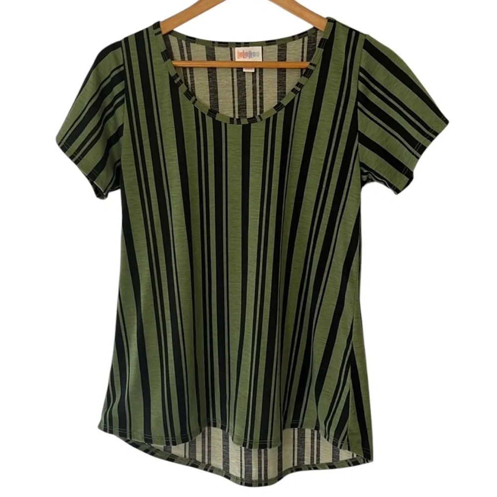 A2- Size small - Tee - LULAROE